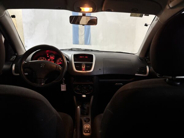 207 Compact XS 2013 - Image 5