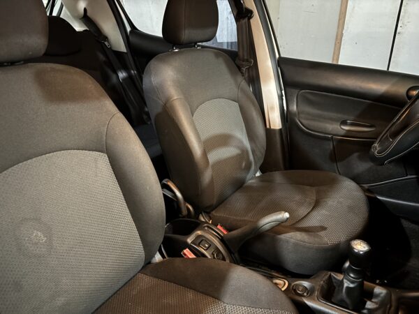 207 Compact XS 2013 - Image 6